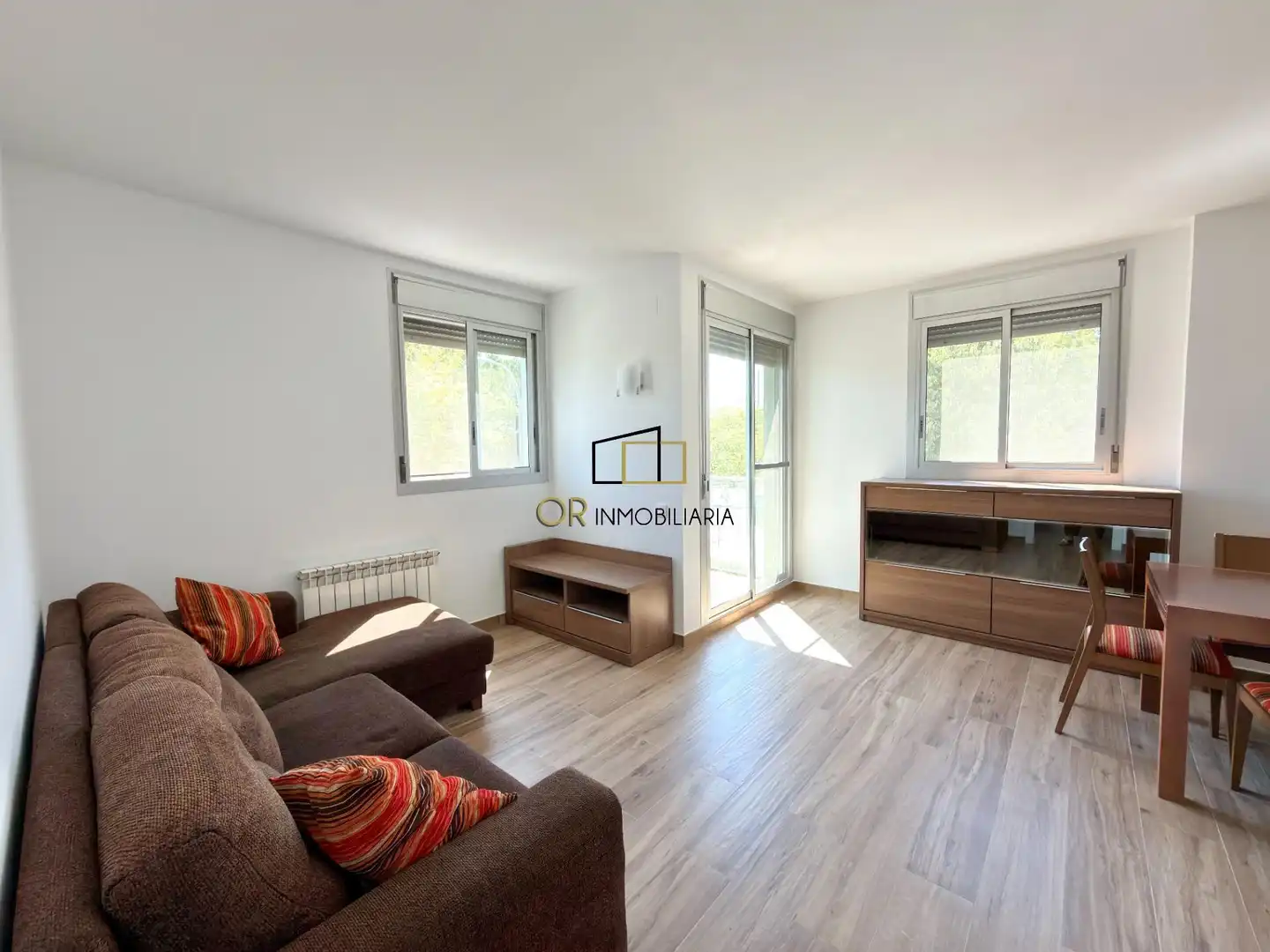 Sala de estar de Piso en venta en La Granada con Calefacción, Terraza y Trastero