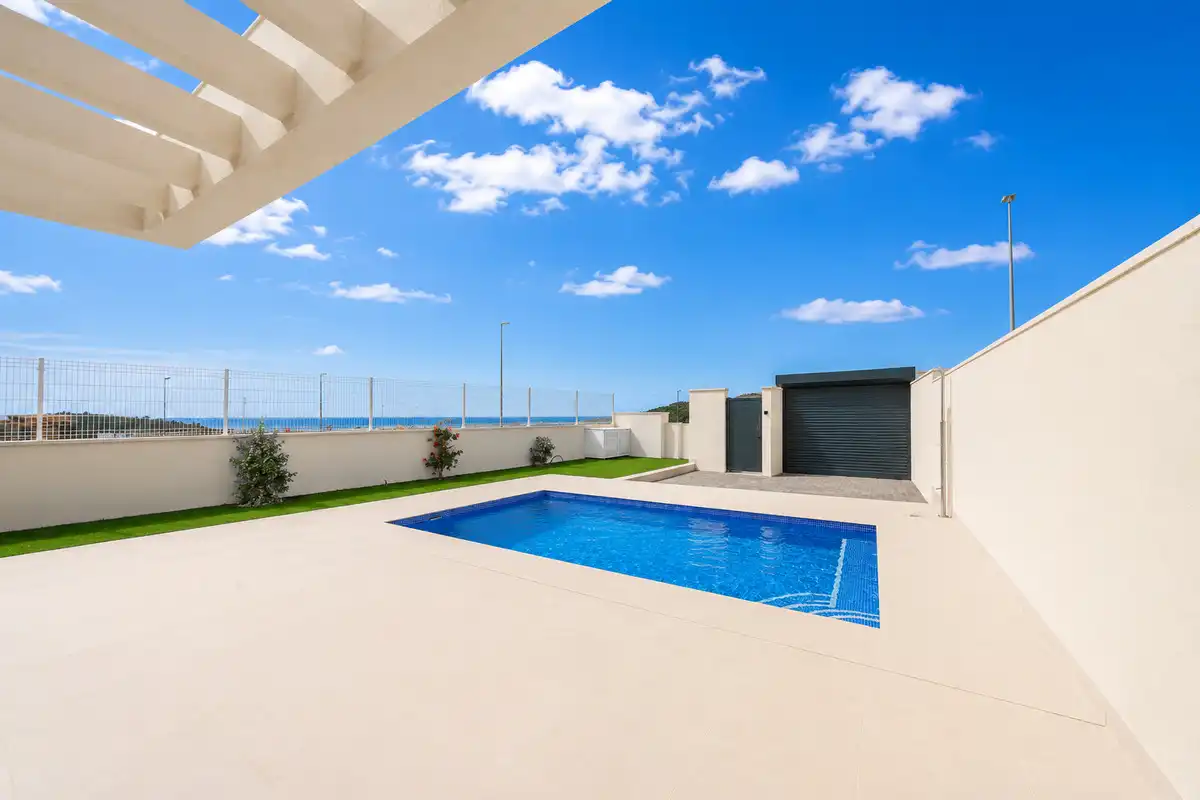 Semi-detached house with terrace for sale in Calle de Morella, imagen 8