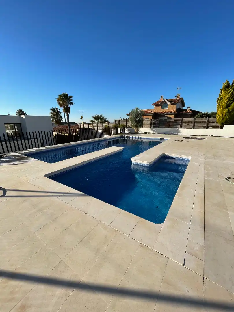 Piscina de Casa o xalet de lloguer en El Vendrell amb Aire condicionat, Calefacció i Jardí privat
