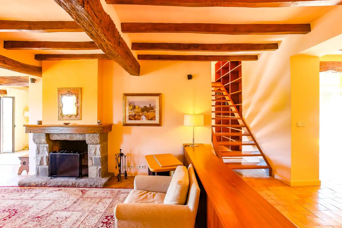 Sala de estar de Finca rústica en venta en Olot con Calefacción, Jardín privado y Terraza