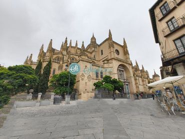 Flat with balcony for sale in Plaza Mayor - San Agustín