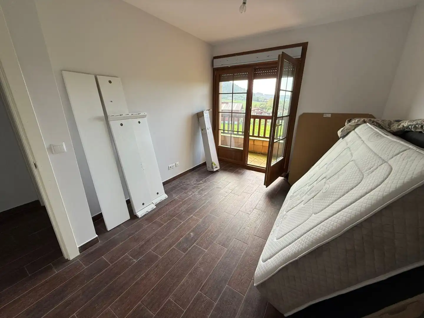 Dormitori de Casa o xalet en venda en Bárcena de Cicero amb Calefacció, Jardí privat i Terrassa
