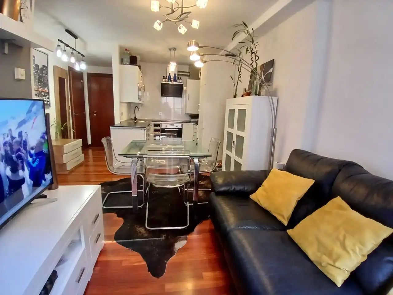 Living room of Flat for sale in Castro-Urdiales  with Heating and Furnished