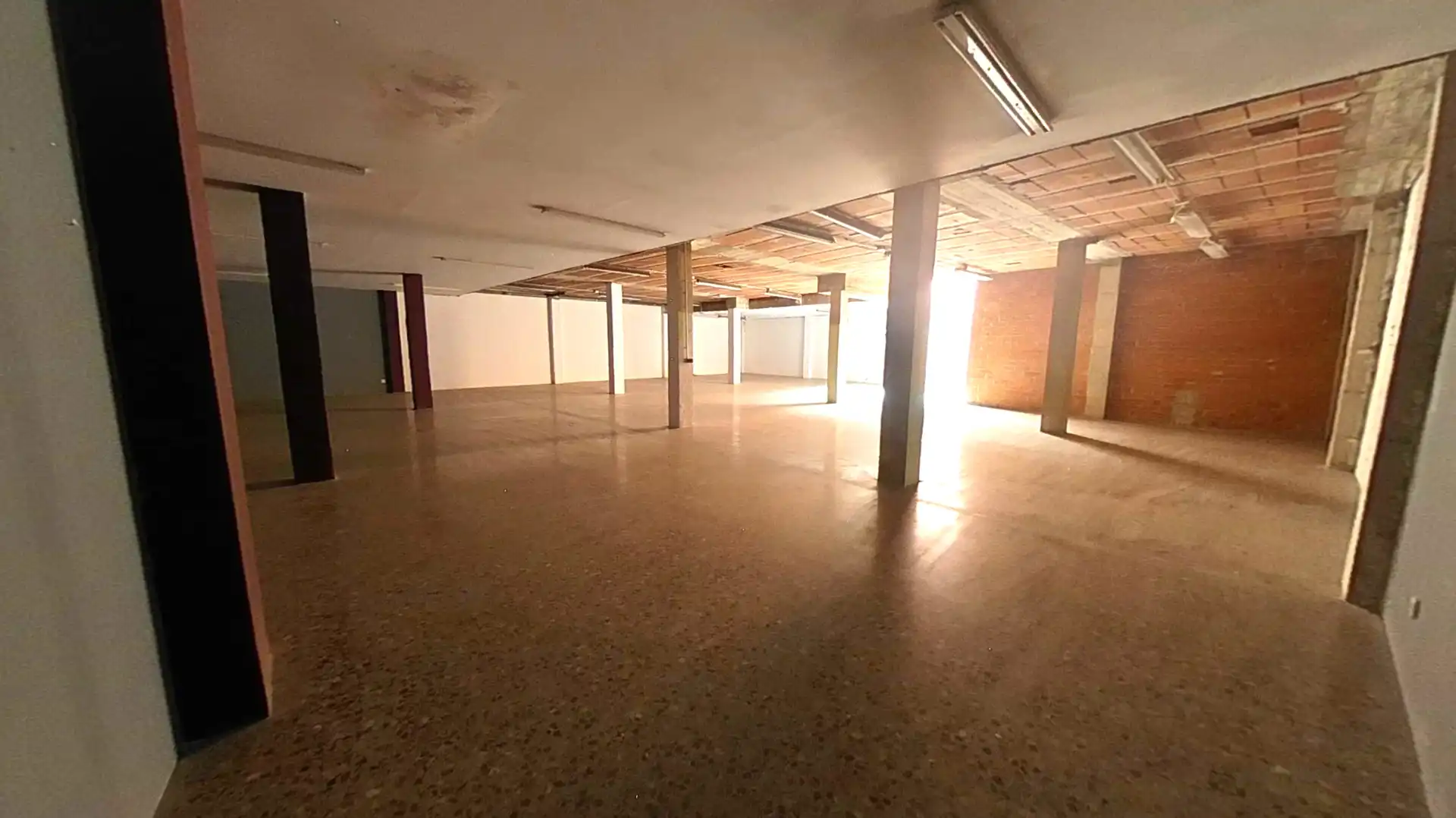 Nau industrial en venda en Viladecans