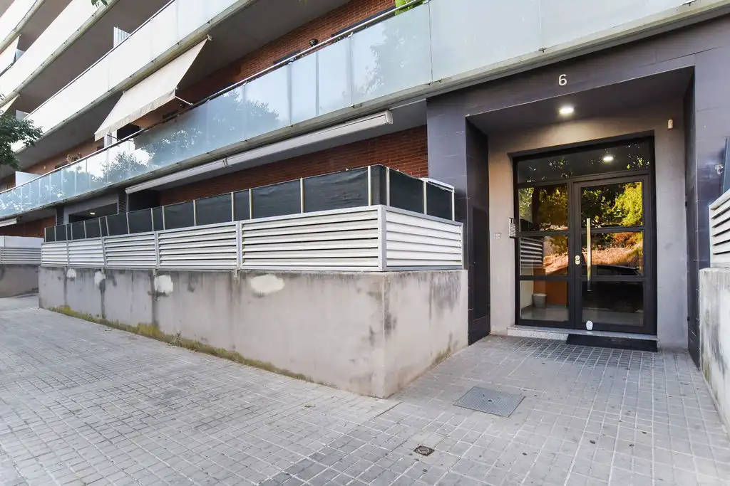Vista exterior de Pis en venda en Mataró amb Piscina