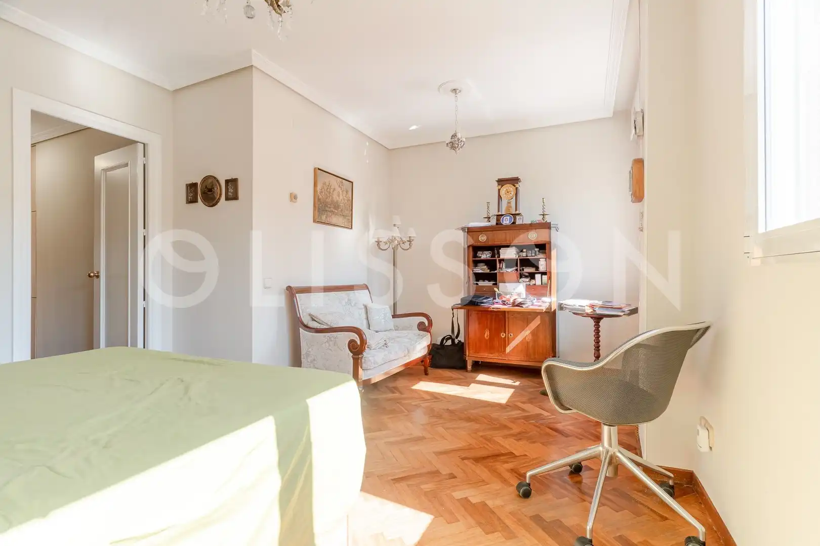 Living room of Flat for rent in Madrid  with Storage room and Community pool
