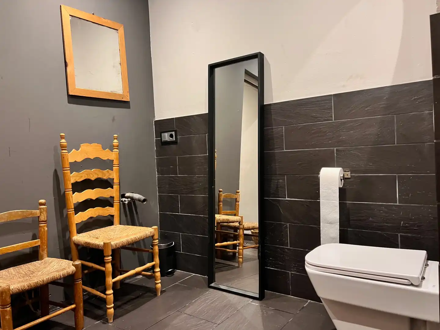 Badezimmer von Erdgeschoss zum Verkauf in Vilassar de Dalt mit Klimaanlage, Terrasse und Ofen