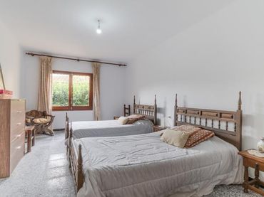 Casa con jardín en venta en Carrer la Resclosa 7