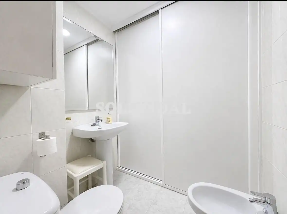 Baño de Piso de alquiler en Orihuela con Calefacción, Amueblado y Balcón