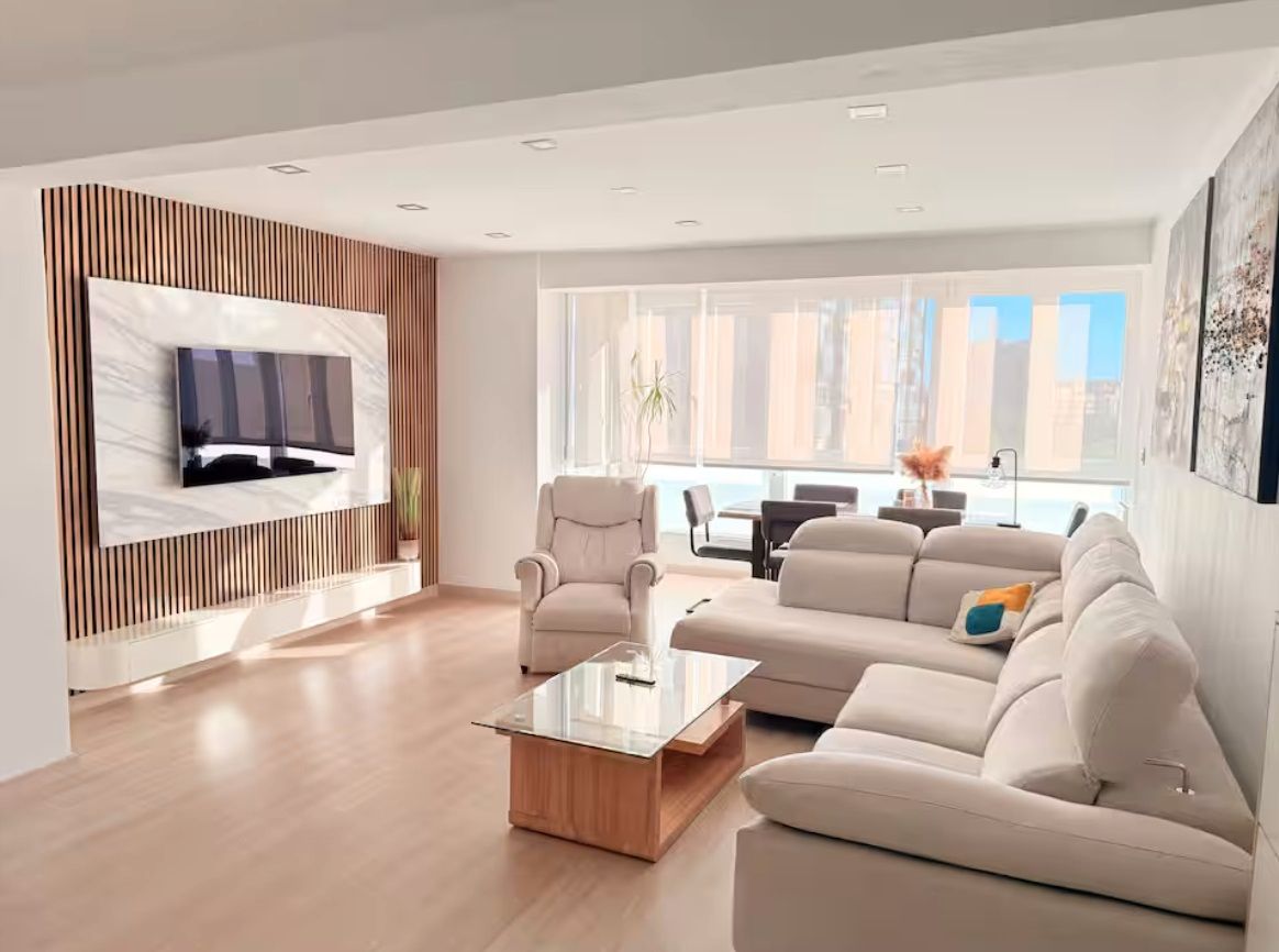 Living room of Apartment to rent in Burgos Capital  with Air Conditioner, Heating and Parquet flooring