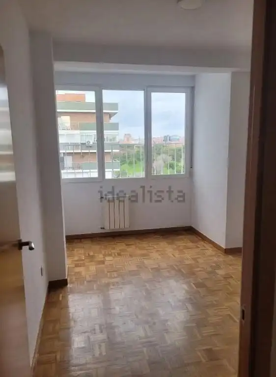 Bedroom of Flat for sale in Madrid  with Heating, Parquet flooring and Terrace