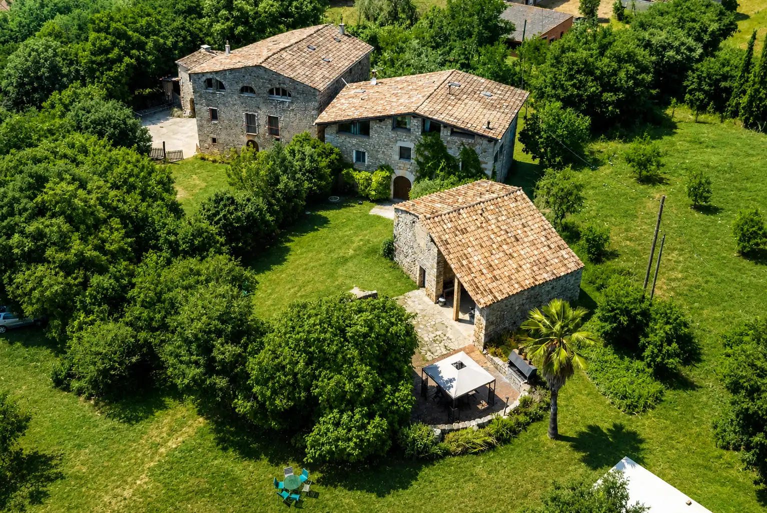 Außenansicht von Country house zum Verkauf in Tortellà mit Heizung