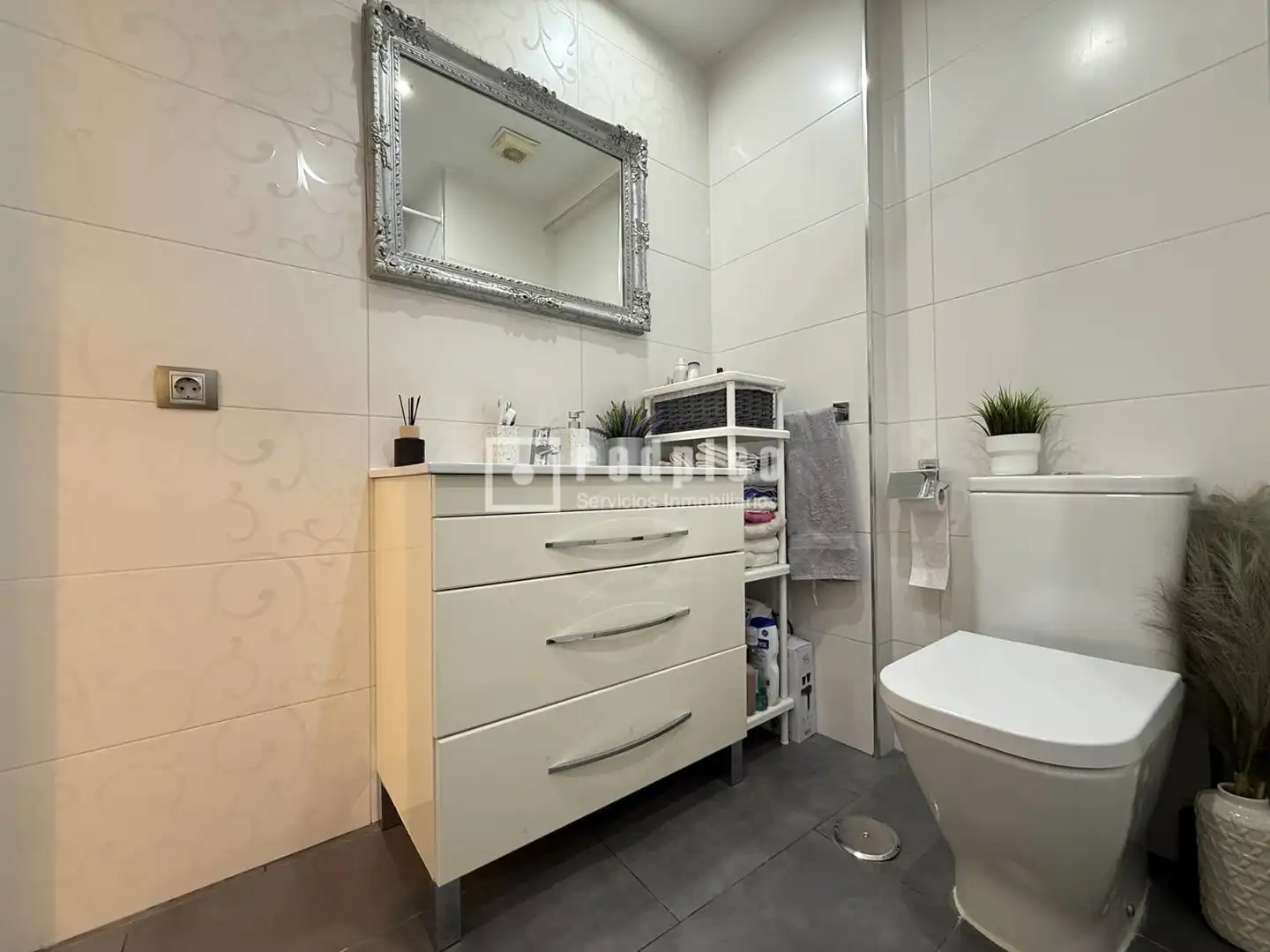 Baño de Piso en venta en Málaga con Aire acondicionado y Amueblado