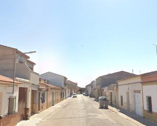 Vista exterior de Casa adosada en venda en Argamasilla de Alba