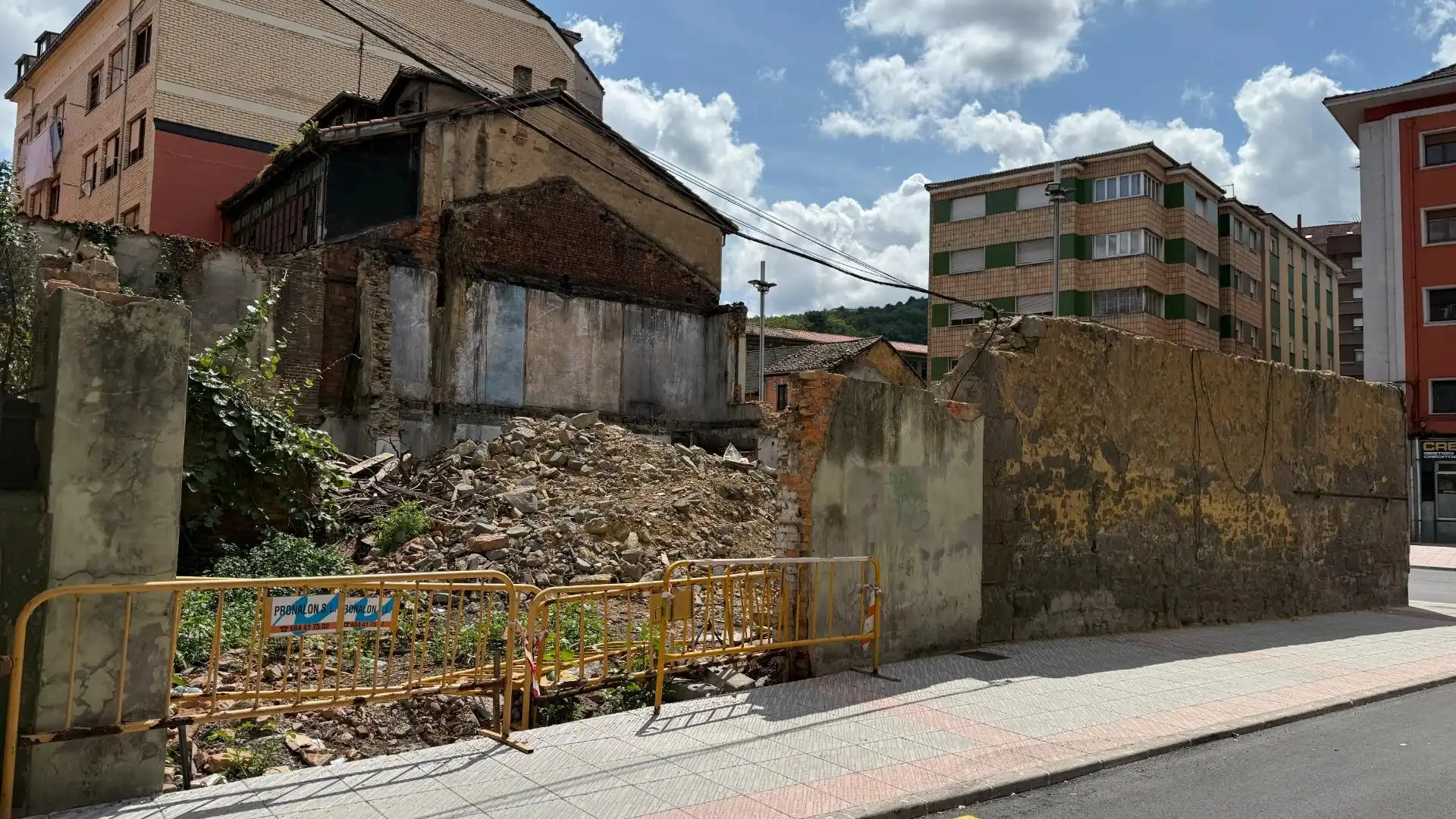 Außenansicht von Residential zum Verkauf in Langreo