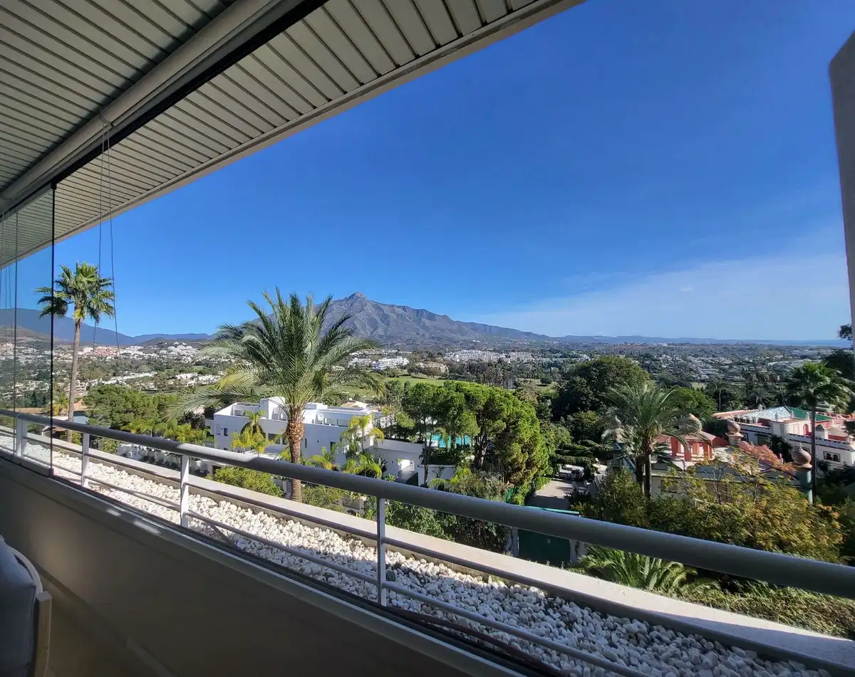 Apartamento con piscina en venta en Nueva Andalucía