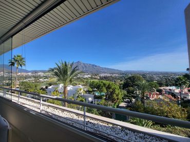 Apartamento con piscina en venta en Nueva Andalucía