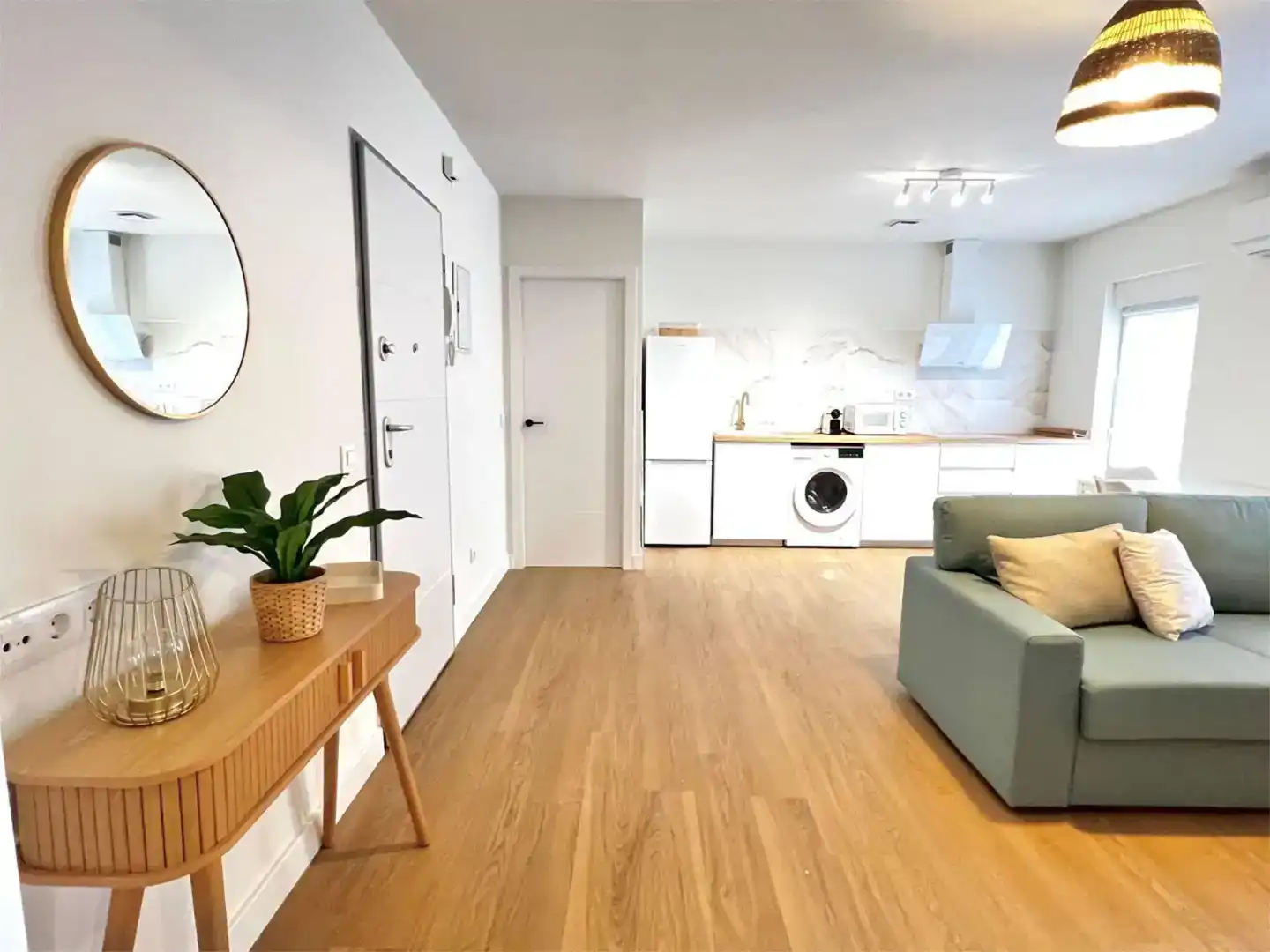 Wohnzimmer von Wohnungen zur Miete in  Madrid Capital mit Klimaanlage
