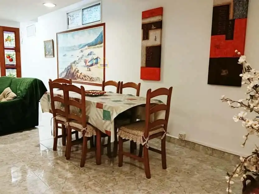Houses for sale in Escucha
