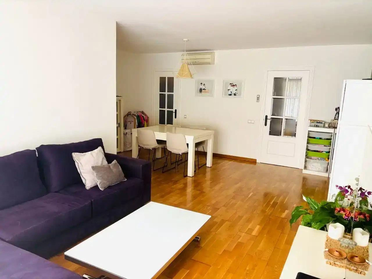 Sala d'estar de Pis en venda en Santa Coloma de Gramenet amb Aire condicionat i Balcó