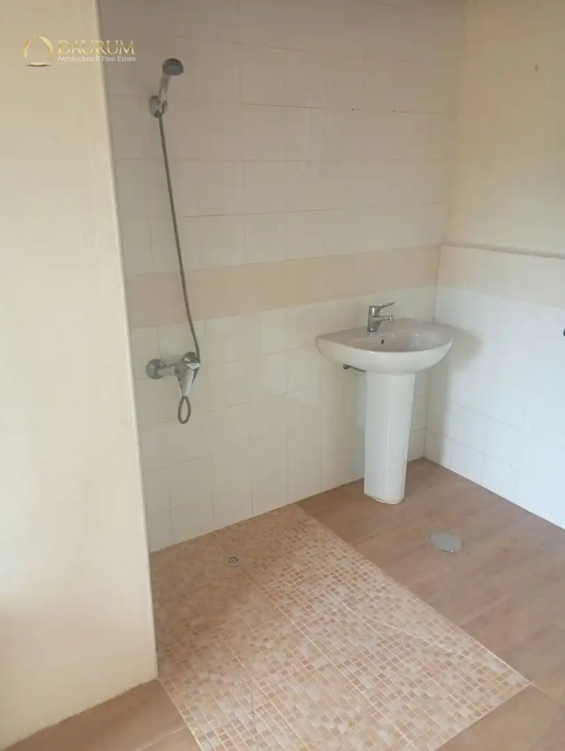 Bany de Casa o xalet en venda en La Rinconada amb Aire condicionat i Piscina