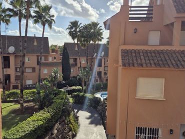 Pis amb piscina en venda a Casares Golf - Casares del Sol