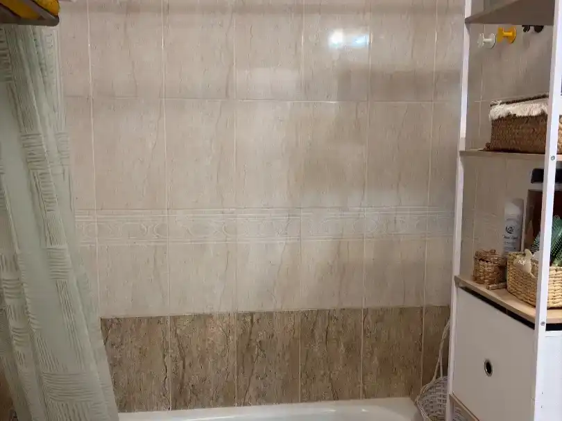 Badezimmer von Wohnung zur Miete in Isla Cristina mit Klimaanlage, Schwimmbad und Balkon