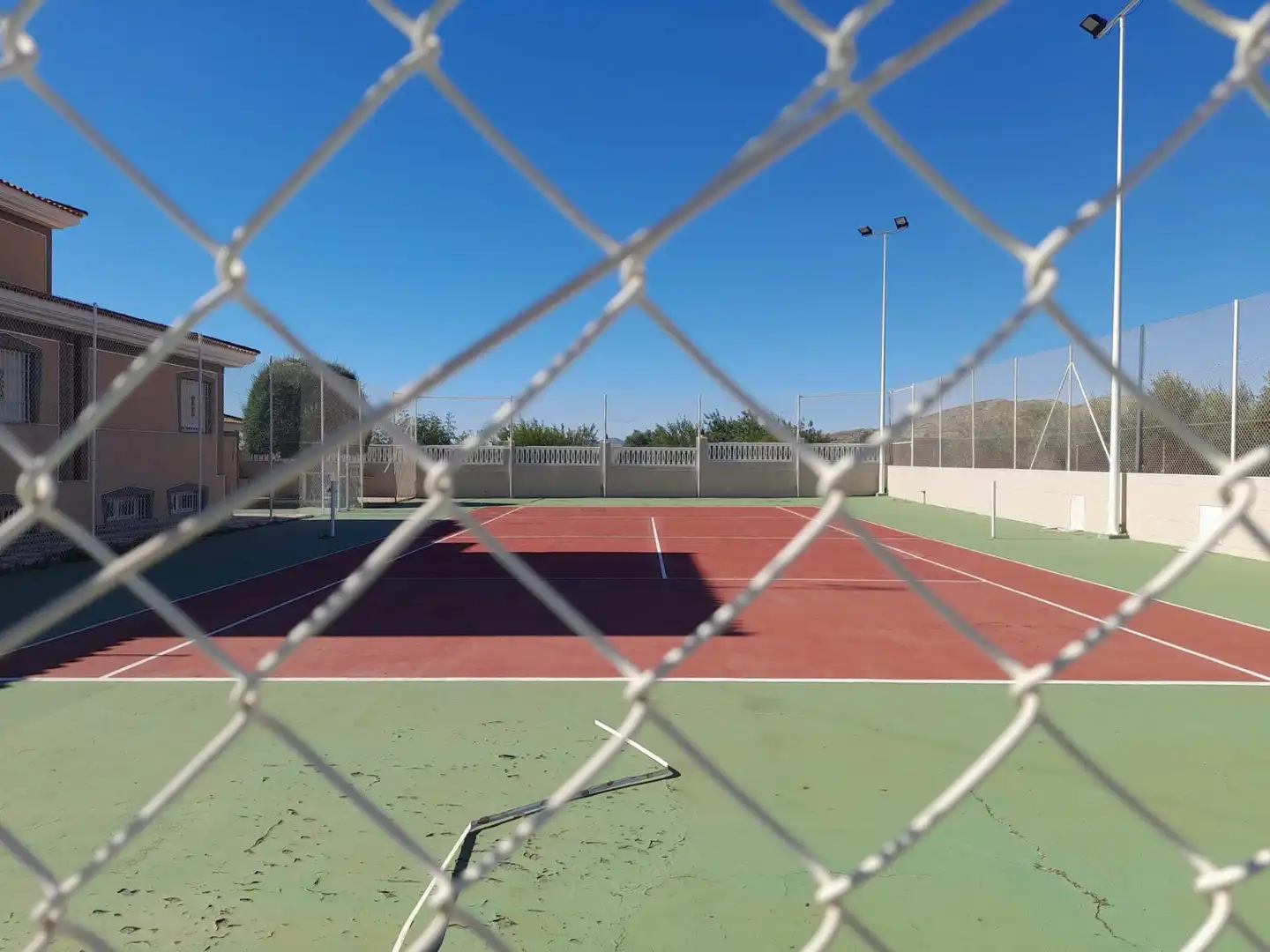 Vista exterior de Casa o xalet en venda en Alicante / Alacant amb Calefacció, Jardí privat i Terrassa