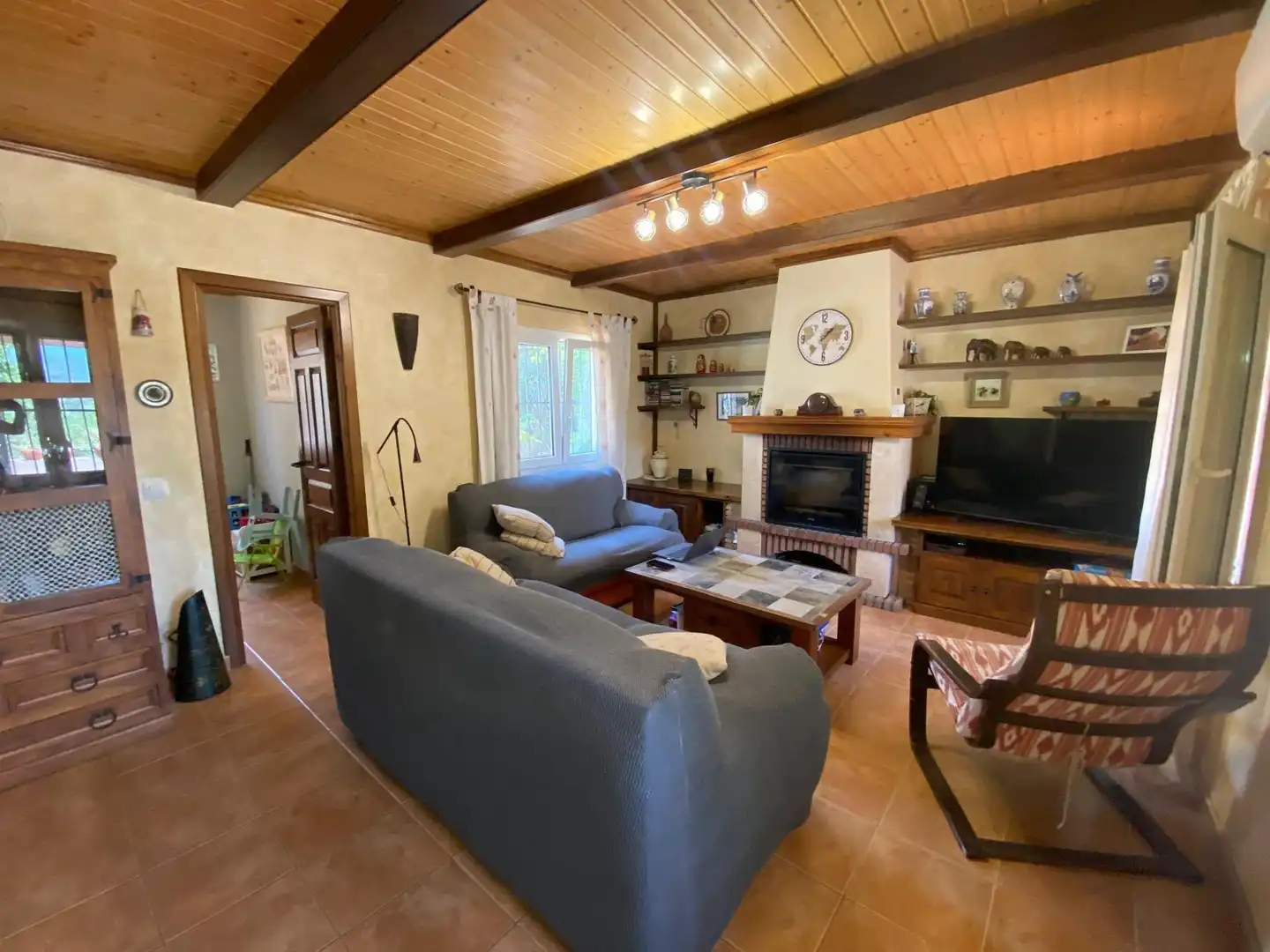 Sala d'estar de Casa o xalet en venda en Los Barrios amb Jardí privat, Terrassa i Traster