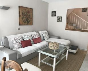 Living room of Single-family semi-detached to rent in Marbella  with Air Conditioner, Furnished and Internet