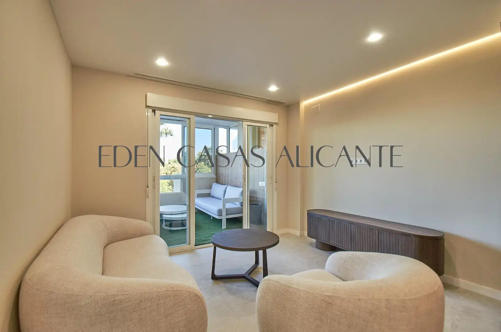 Piso con terraza en venta en Avenida PINTOR FERNANDO SORIA, imagen 7