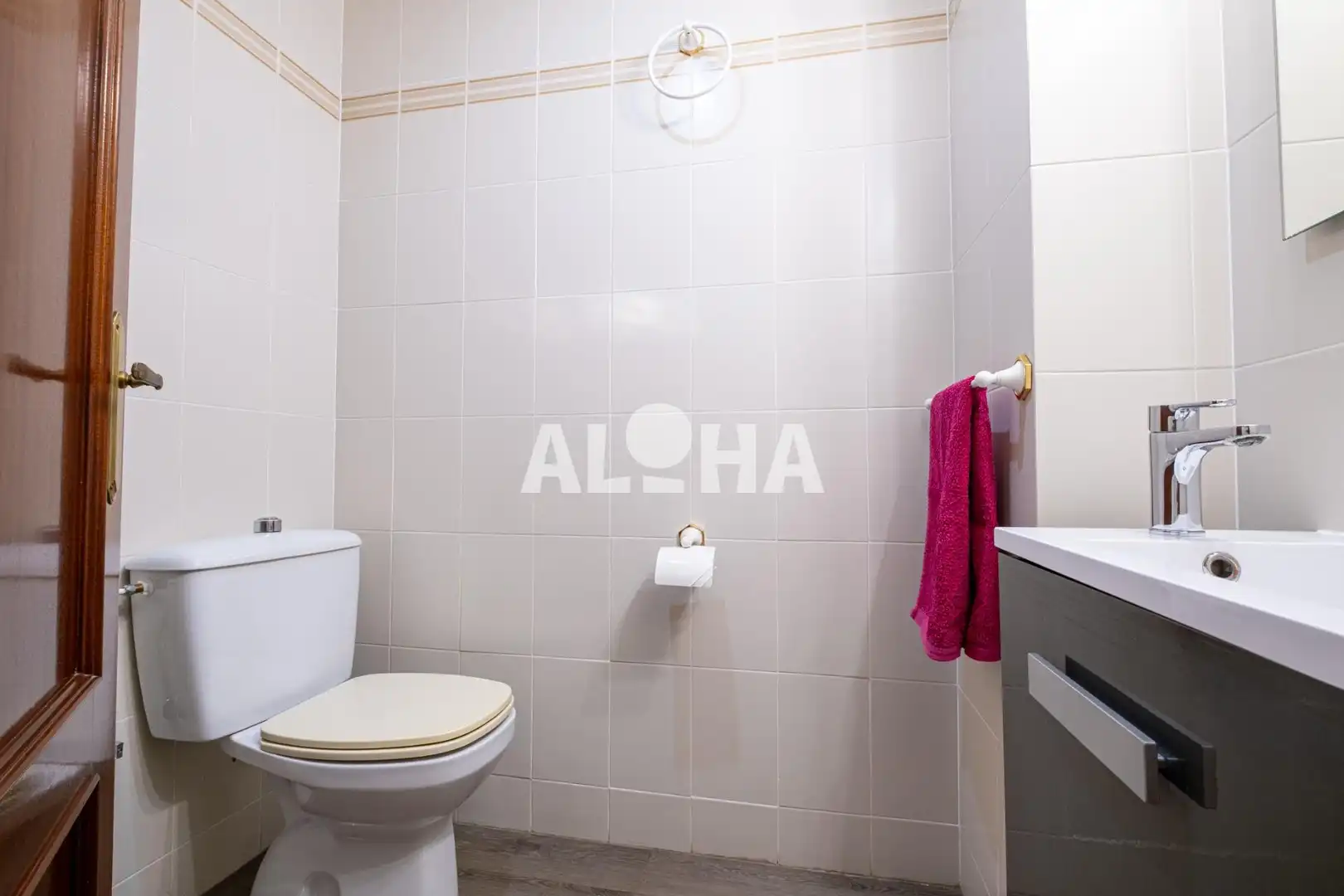 Bathroom of Flat for rent in Moncada  with Air Conditioner, Furnished and Balcony