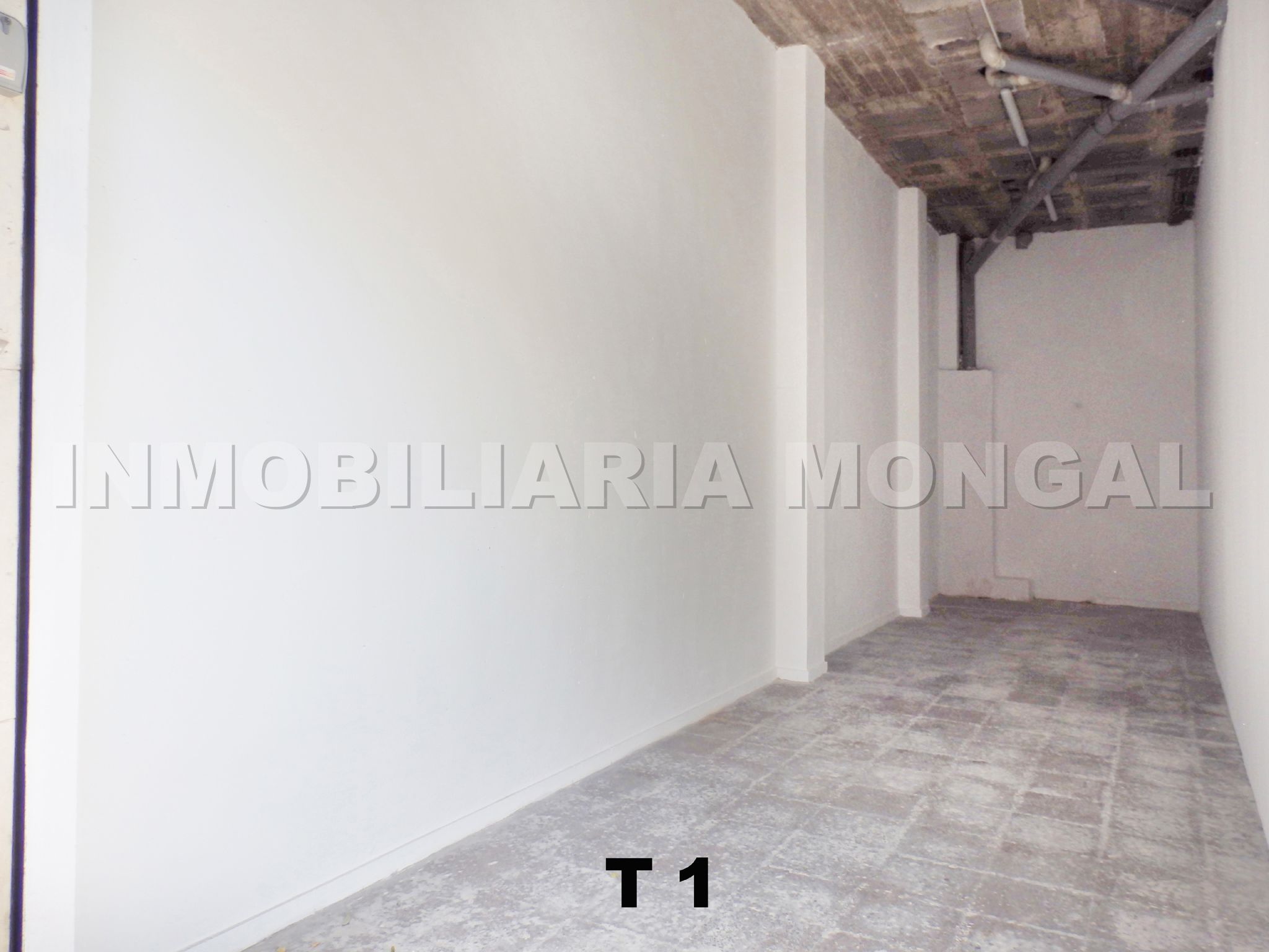 Box room to rent in Carrer de Girona, 1, Marianao