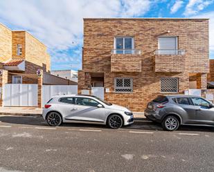 Exterior view of Single-family semi-detached for sale in  Almería Capital  with Air Conditioner, Terrace and Balcony