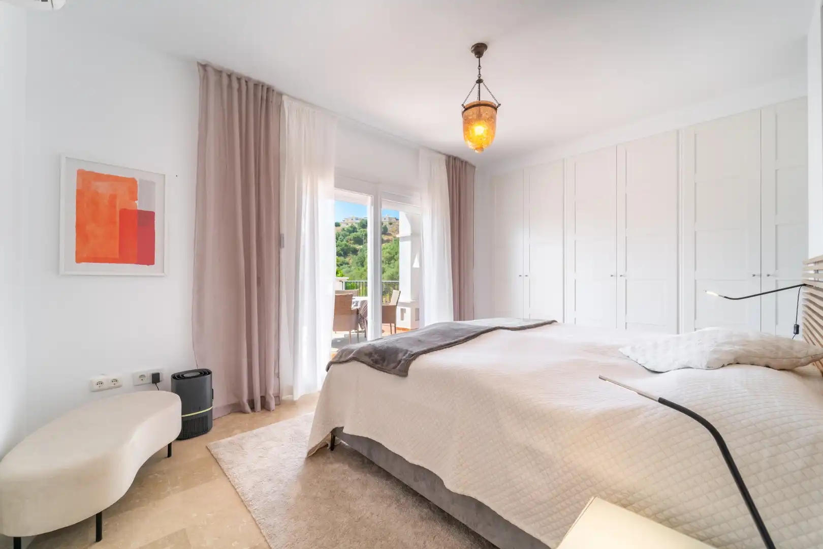 Dormitori de Casa o xalet en venda en Mijas amb Aire condicionat, Jardí privat i Terrassa