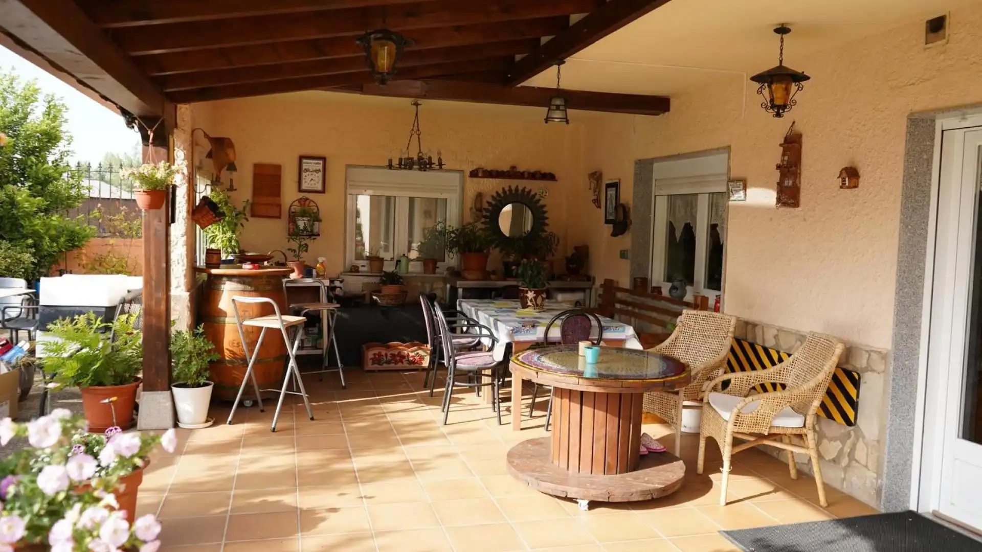 Terrassa de Casa o xalet en venda en Cuadros amb Calefacció, Terrassa i Piscina