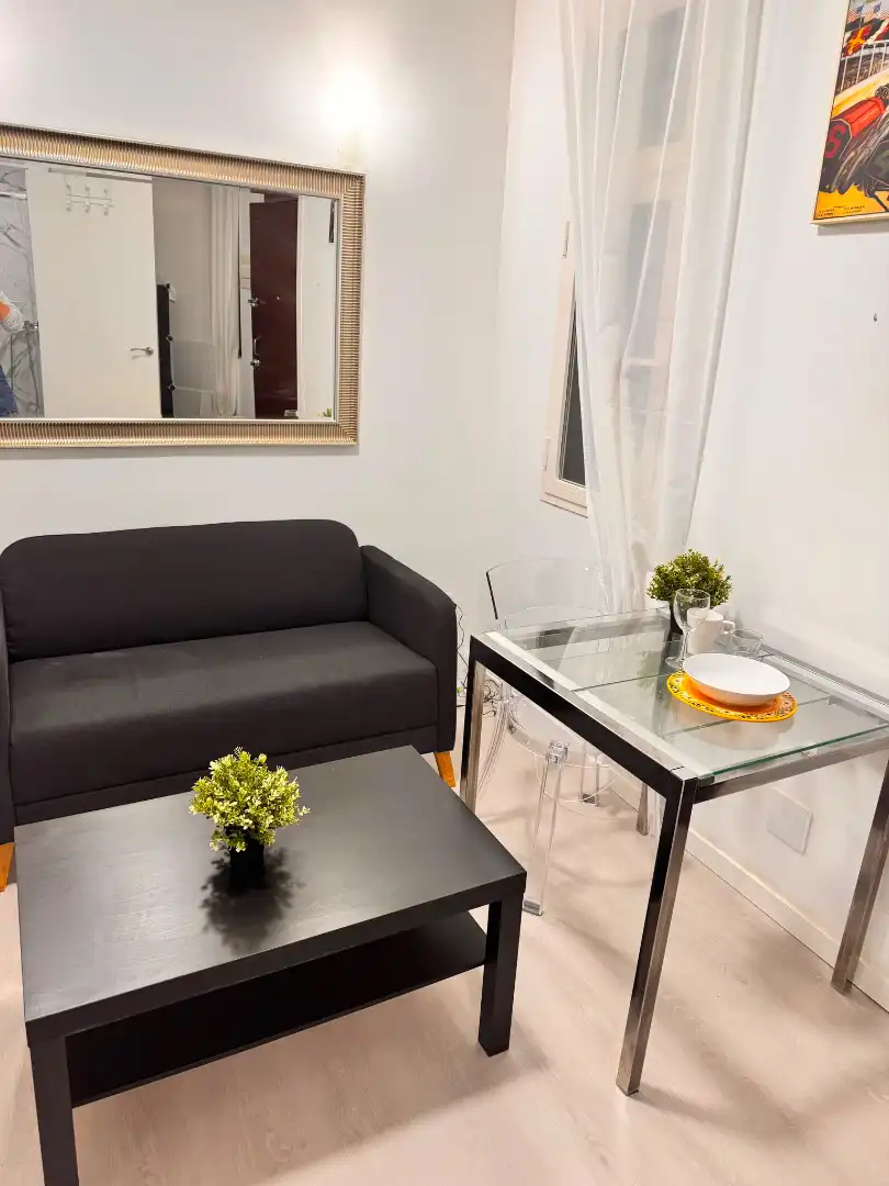 Study for rent in Calle del Pico Cejo, Numancia