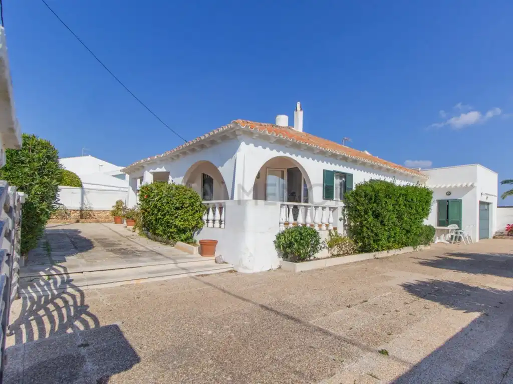 Vista exterior de Casa o chalet en venta en Sant Lluís con Terraza