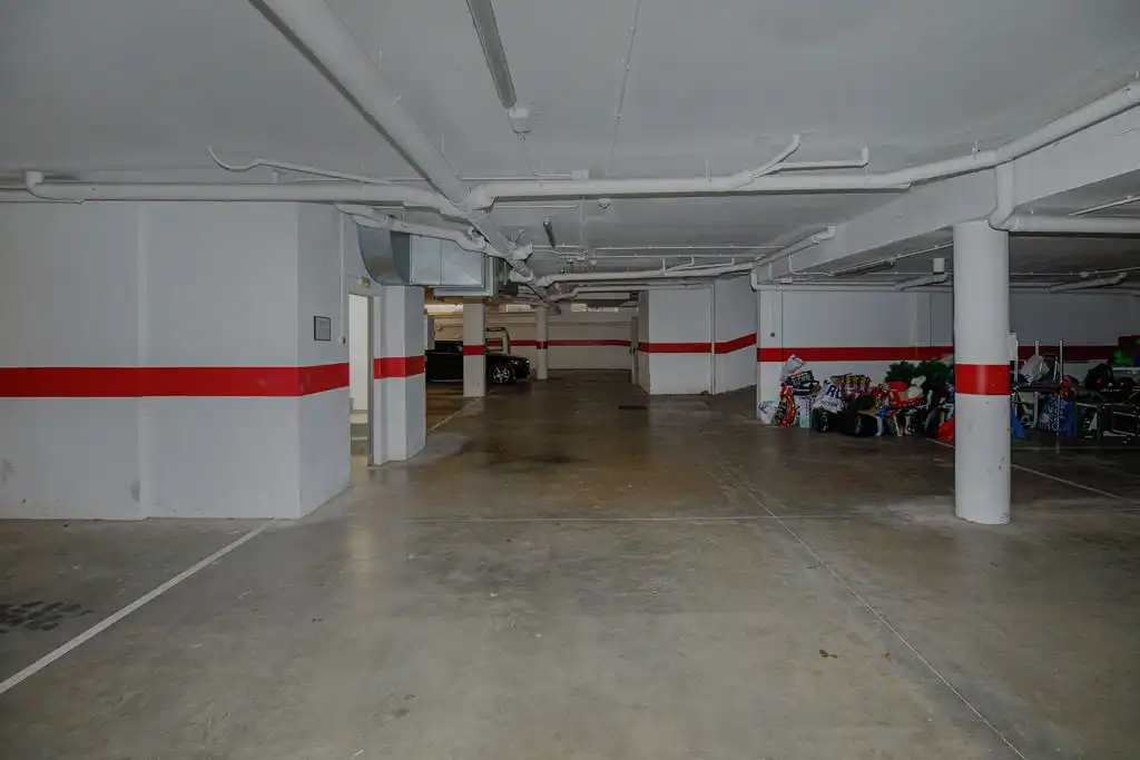 Garaje en venta en Av Alt Empordà, Bàscara