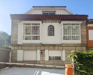 Vista exterior de Casa o xalet en venda en Vigo  amb Calefacció