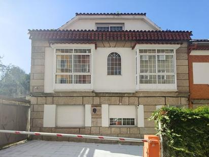 Vista exterior de Casa o xalet en venda en Vigo  amb Calefacció