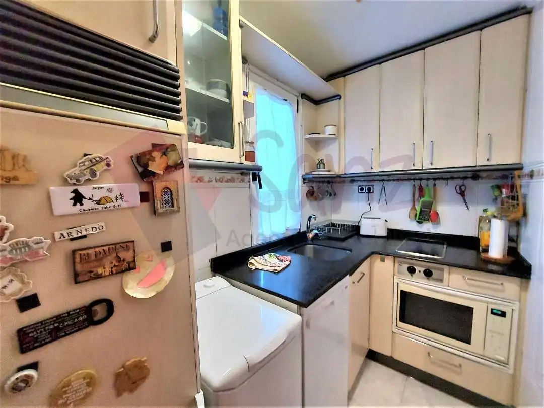 Kitchen of Flat for sale in  Logroño  with Heating