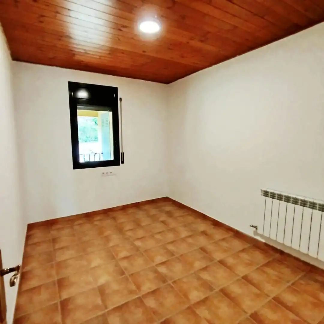 Bedroom of Flat for rent in Casserres  with Heating