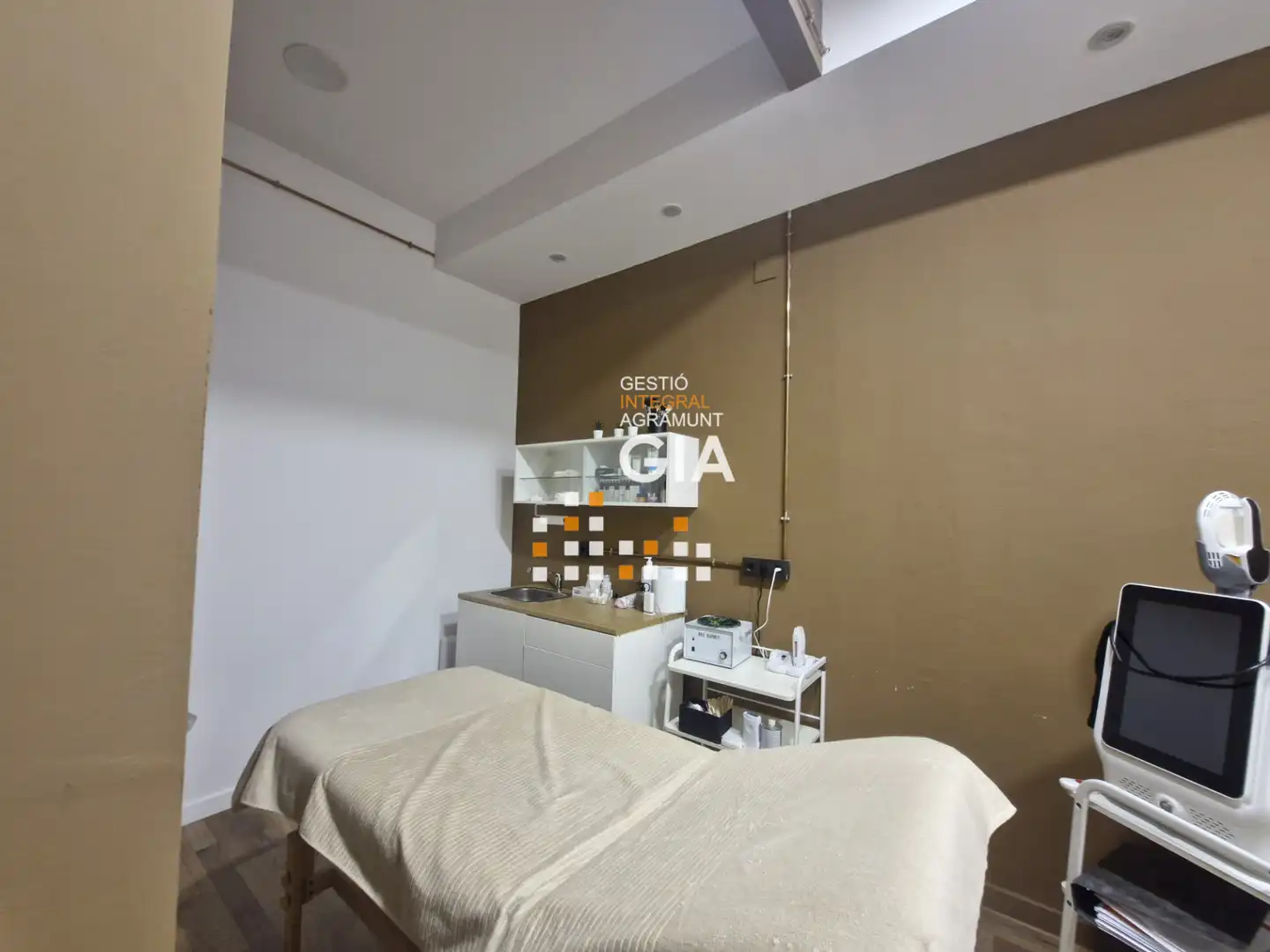 Local comercial en traspàs a Carrer d'Àngel Guimerà 13, imagen 5