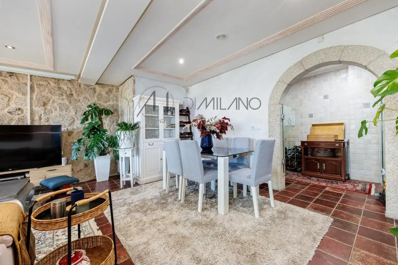 Comedor de Casa o chalet en venta en Nigrán con Calefacción, Jardín privado y Parquet