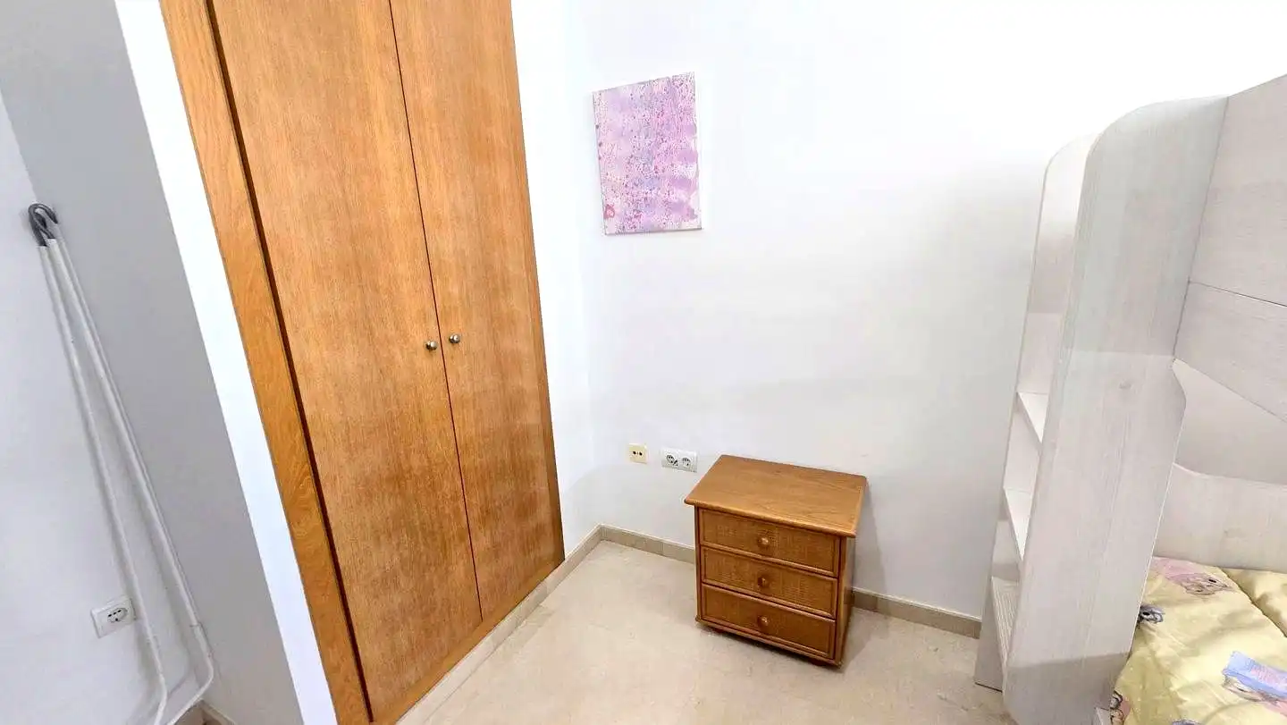 Habitación de Apartamento de alquiler en Gandia con Aire acondicionado, Calefacción y Terraza