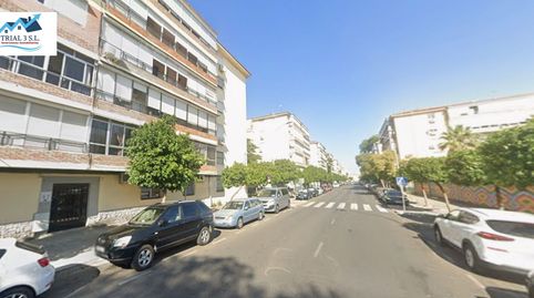 Foto 3 de Piso en venta en Calle Ciudad de Chiva, Parque Alcosa, Sevilla Capital