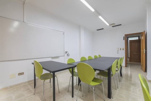 Local comercial en Alquiler en Plaza Crevillente - Antiguos Juzgados - El Asilo