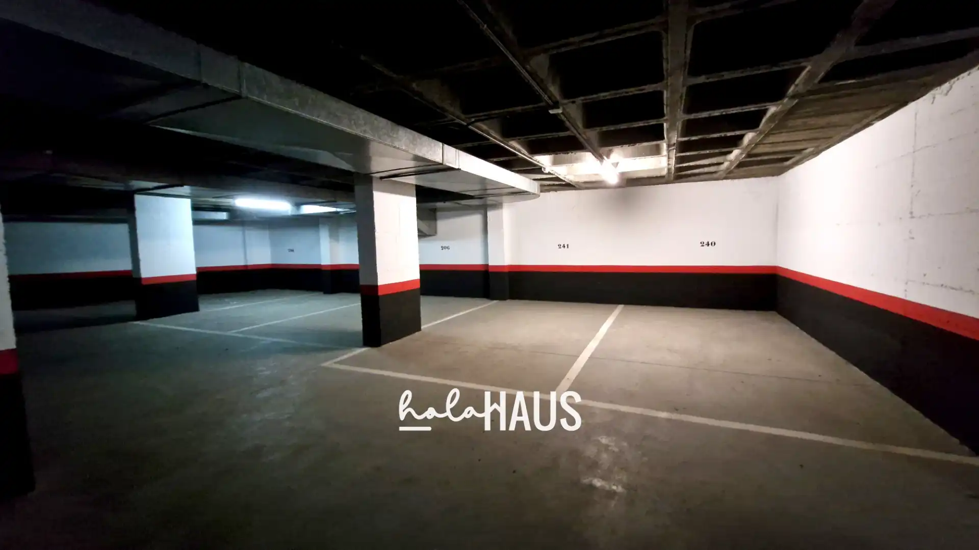 Parkplatz von Fabrikhallen zum Verkauf in Madrid
