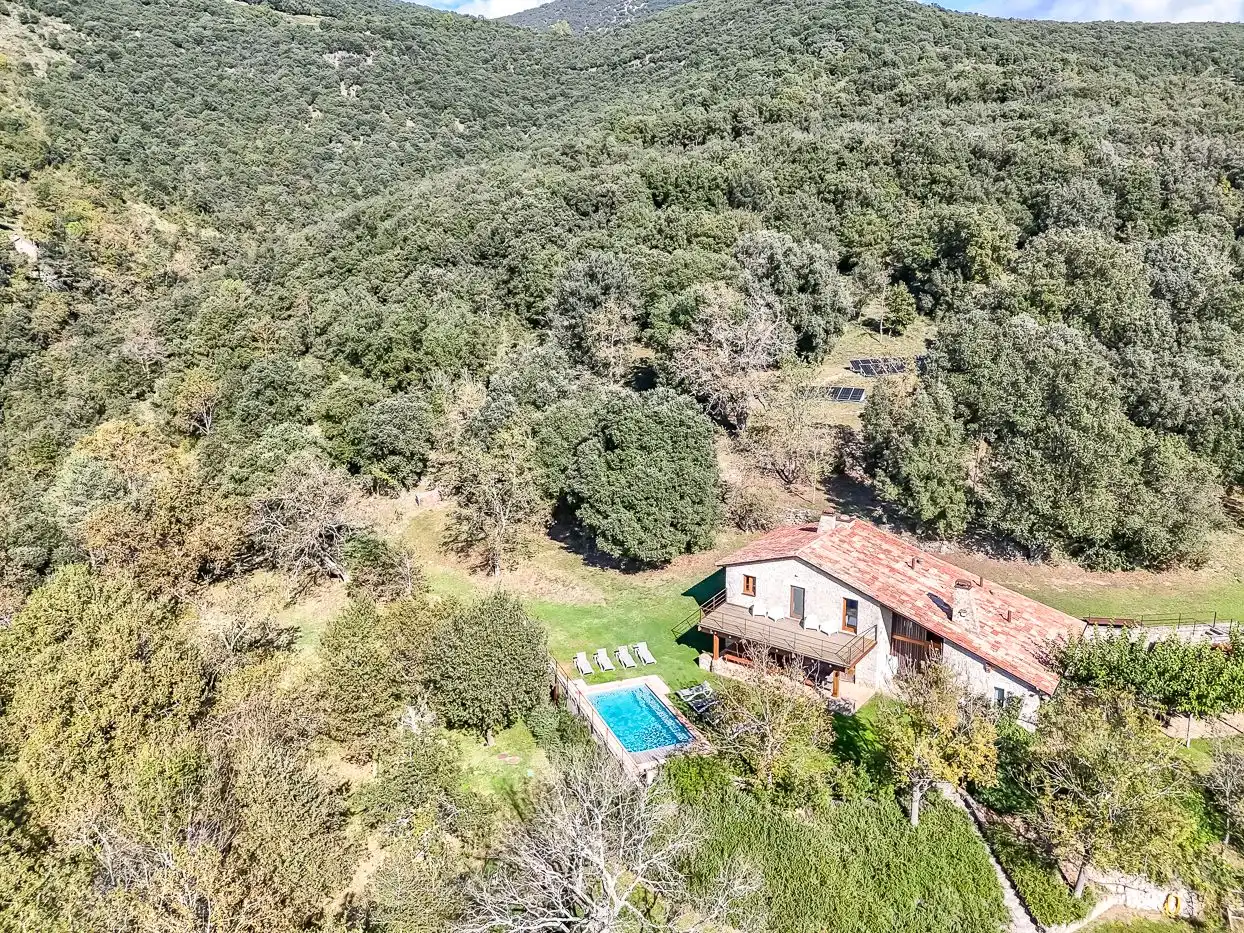 Garden of Country homes for sale in Montagut i Oix  with Private garden, Terrace and Swimming Pool